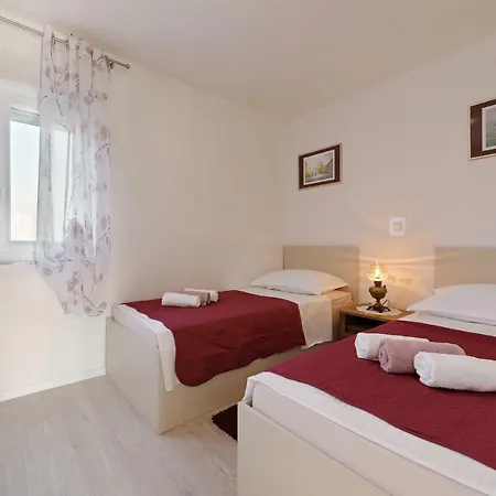 Casa de Férias Hrast