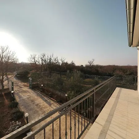 Casa de Férias Hrast