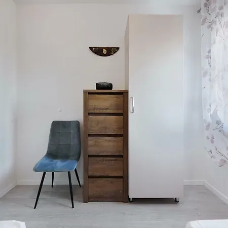 Hrast Debeljak