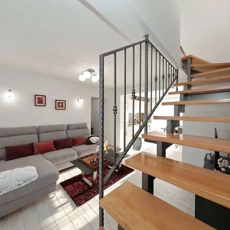 Feriehus Hrast Debeljak