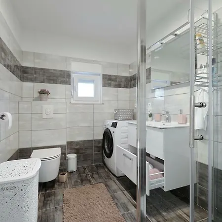 Hrast Holiday home