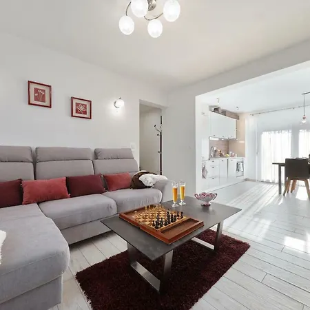 Holiday home Hrast *