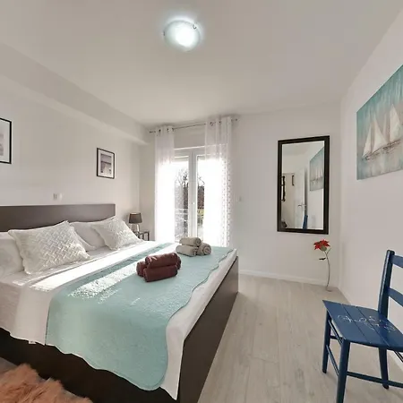 Holiday home Hrast