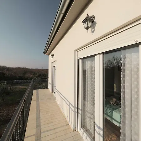 Holiday home Hrast *