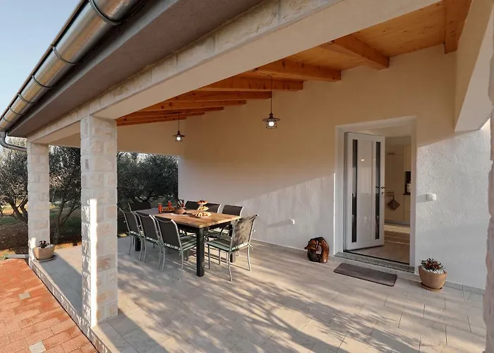 Hrast Holiday home *